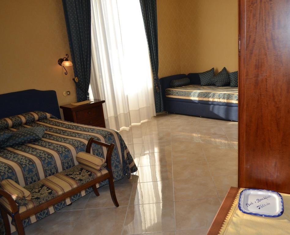 Toledo Bed & Breakfast Napoli Bagian luar foto